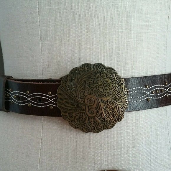 Columbia Studded Leather Belt Embossed Florl - Picture 1 of 5